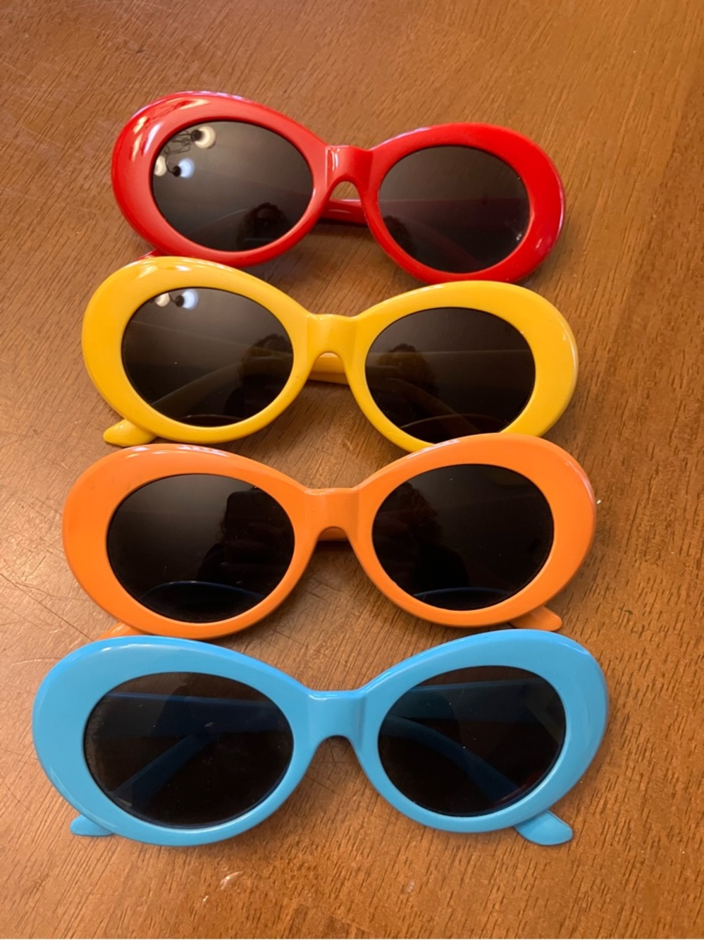 Oval sunglasses - set of 4